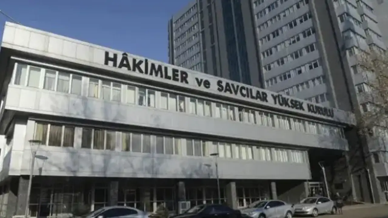HSK Kararnamesiyle 14 hakim ve savcının görev yeri değişti