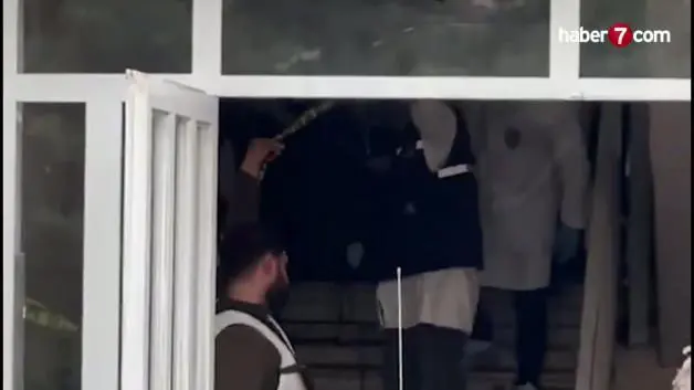 Kahramanmaraş'ta saldırganın cenazesi zırhlı polis aracıyla okuldan çıkarıldı