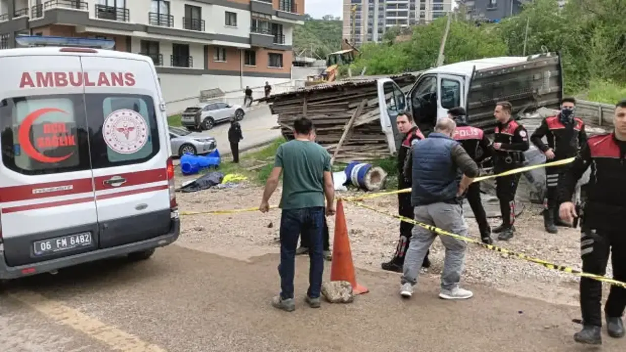 1 Mayıs İşçi Bayramı'nda kamyon altında kalan 2 işçi hayatını kaybetti