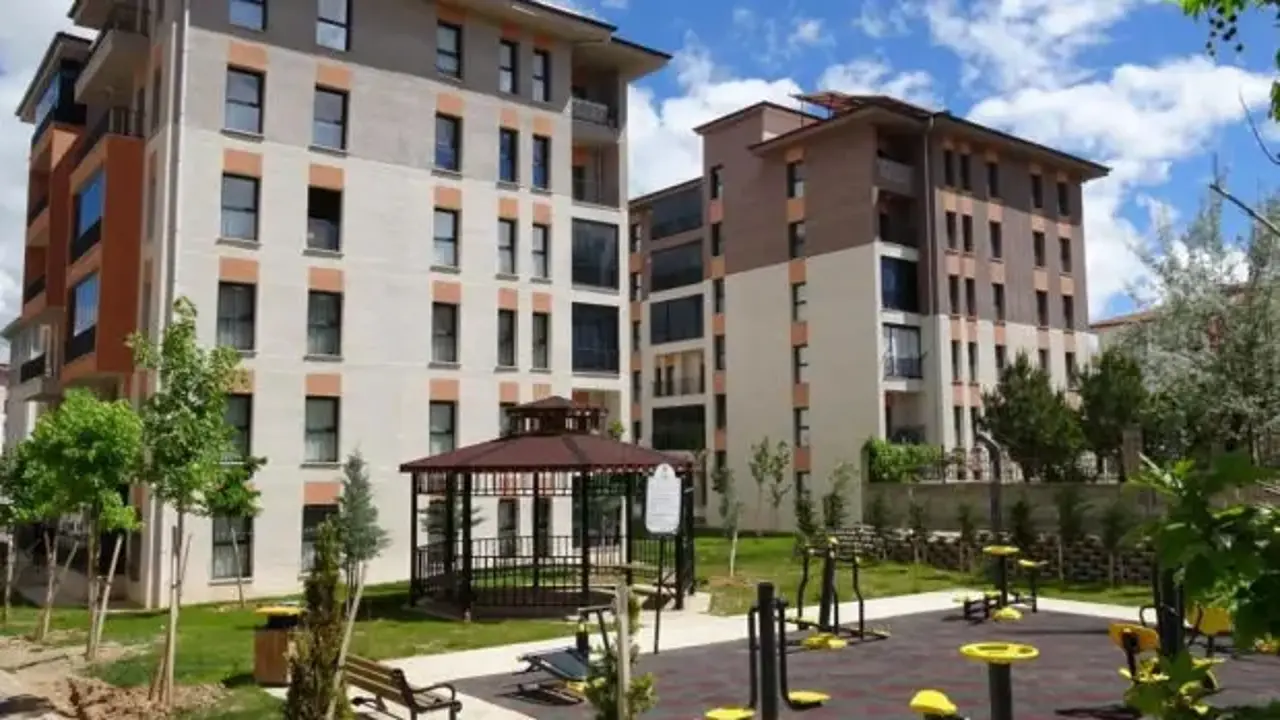 18 yaşındaki genç kız parkta ölü bulundu