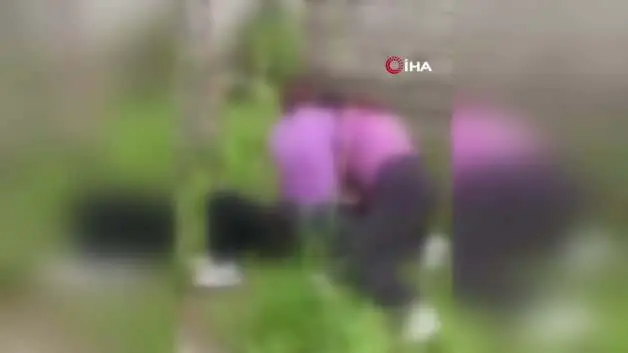 2 kız, 1 kız çocuğunu evire çevire döndü: 'Şikayetçi olursan seni daha kötü döveriz'