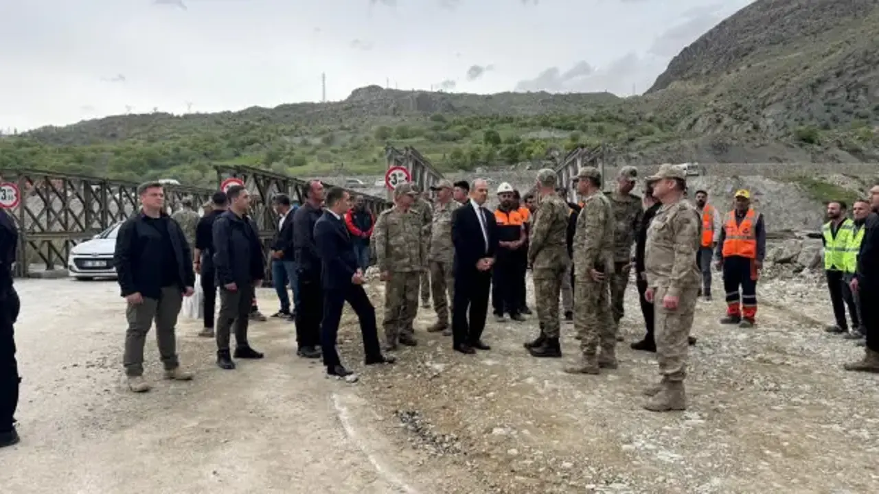 2. Ordu Komutanı Topaloğlu sınır hattında çalışmaları inceledi!