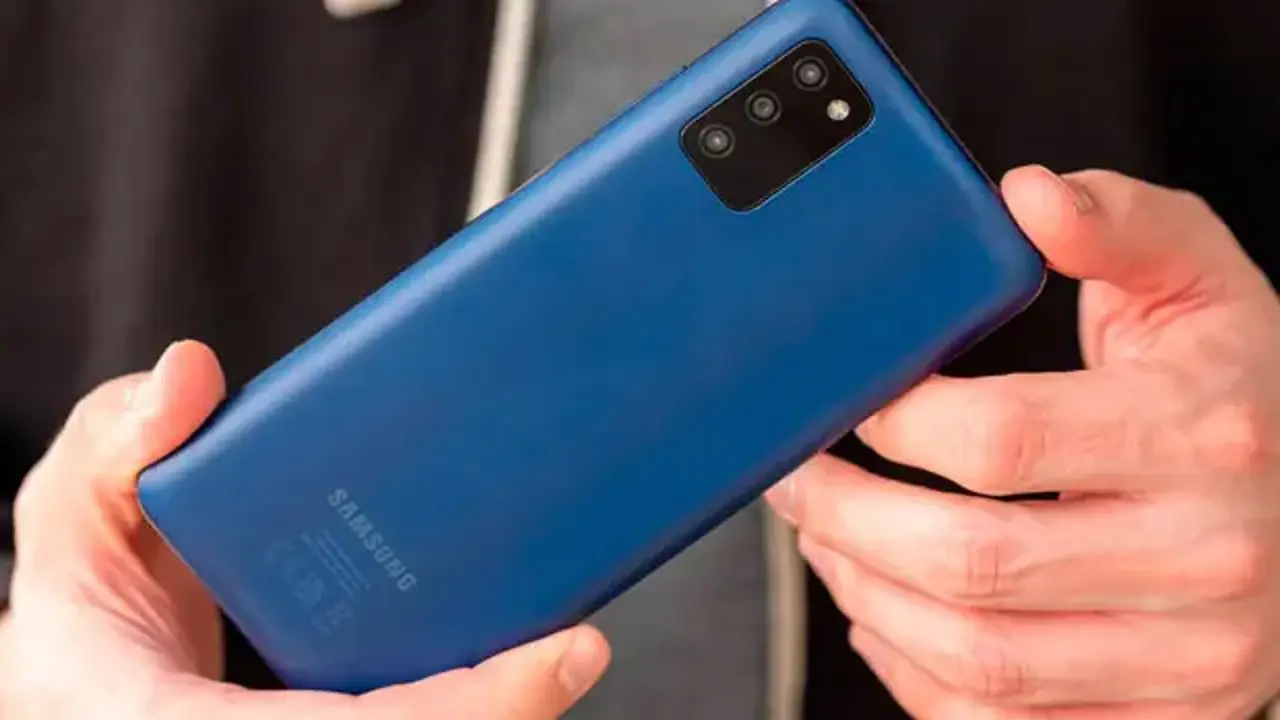 2 telefon birden tarih oluyor: Bir devir bitiyor! Dev marka fişini çekti