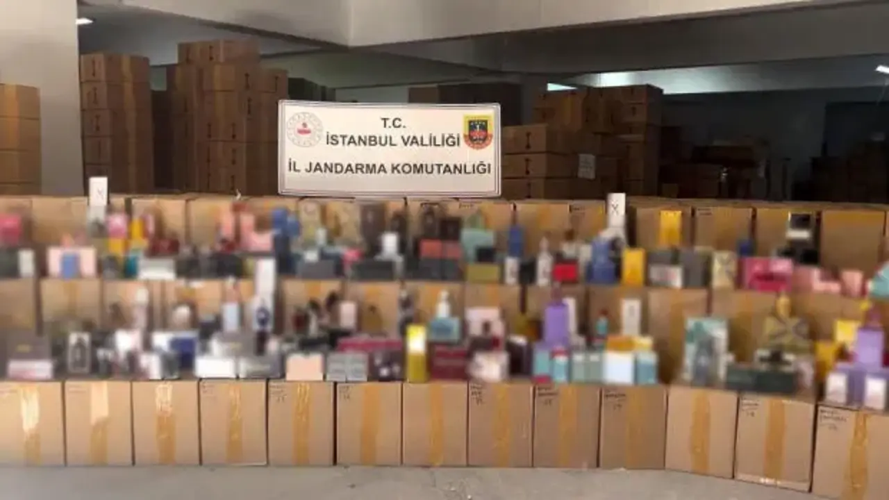 350 milyon TL değerinde ünlü markalara ait sahte parfüm ele geçirdi