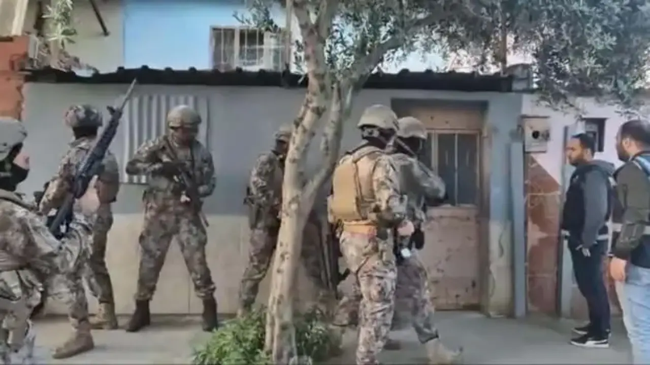 4 ilde FETÖ operasyonu: 21 gözaltı