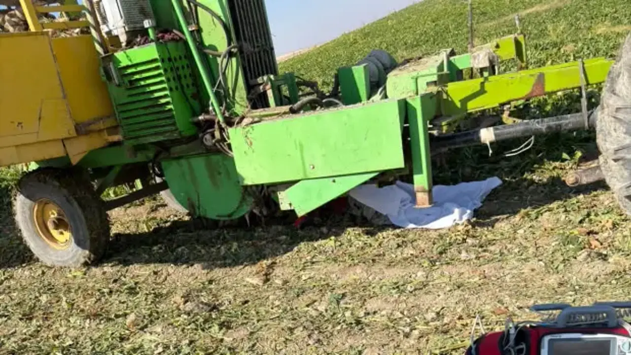 50 yaşındaki kadın, tarım makinesine sıkışıp öldü!