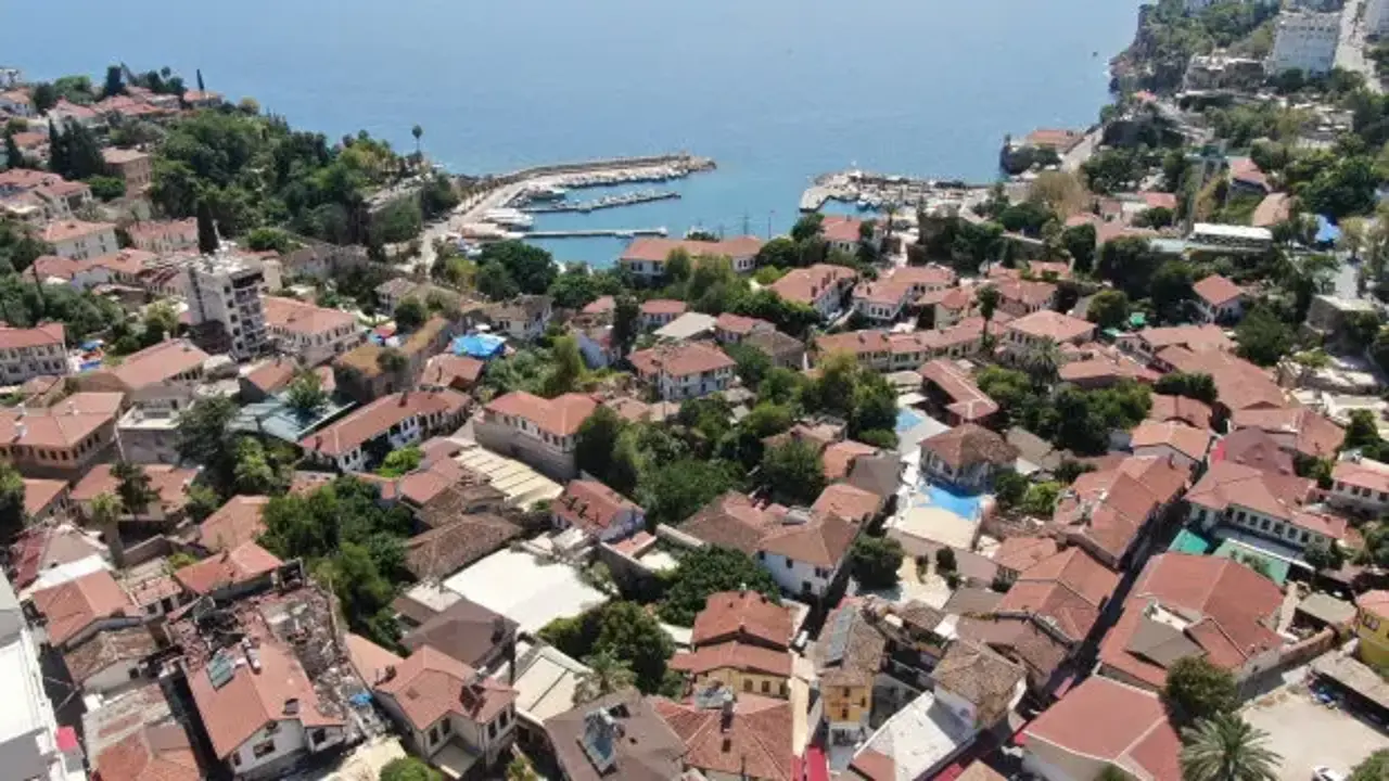500 kişi yaşıyor, 50 bin kişi geliyor! Nüfus bir gecede 100 katına çıkıyor