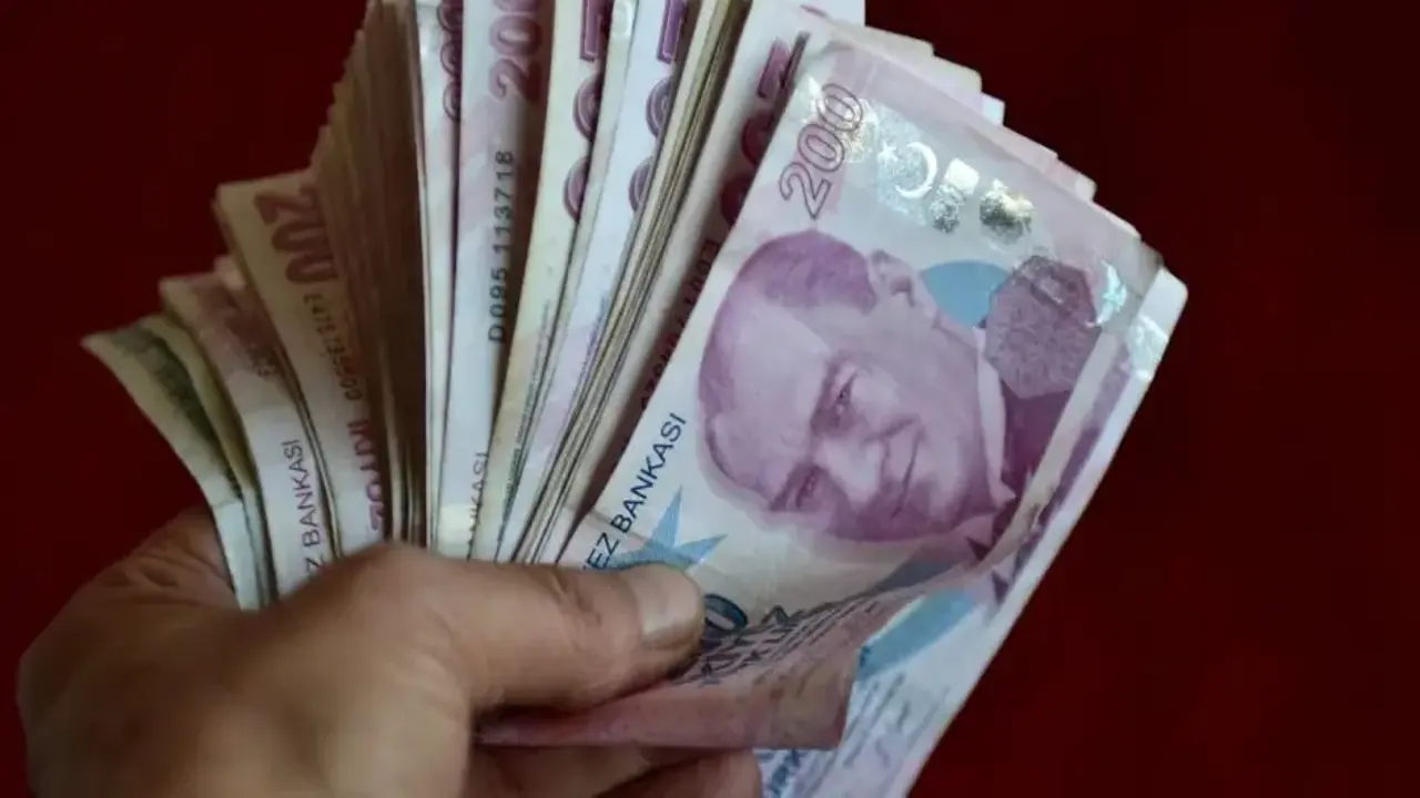 5,1 milyon emekliye fark ödemesi tarihi belli oldu: Kimler alacak?