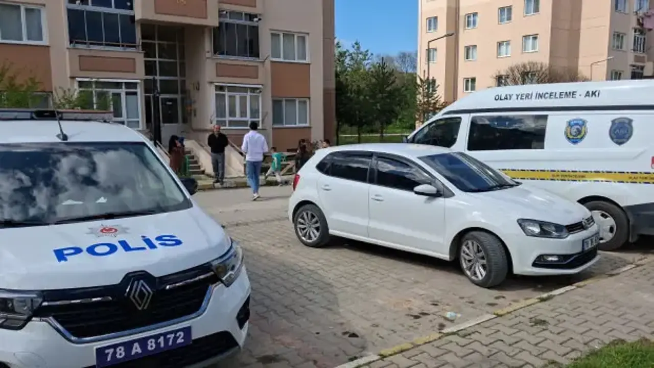 52 yaşındaki adam evde ölü bulundu!