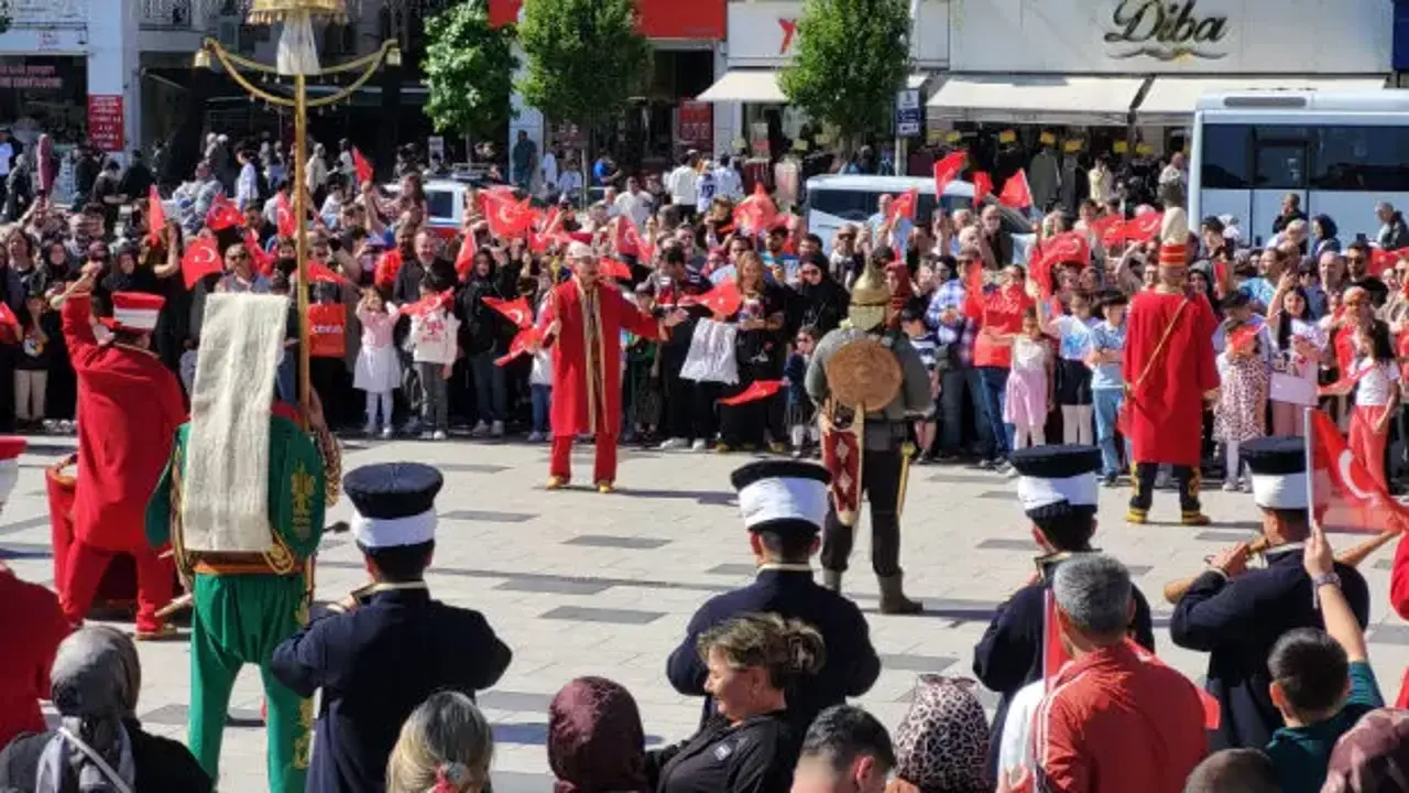 573 yıllık gurur: İstanbul'un dört bir yanında fetih coşkusu