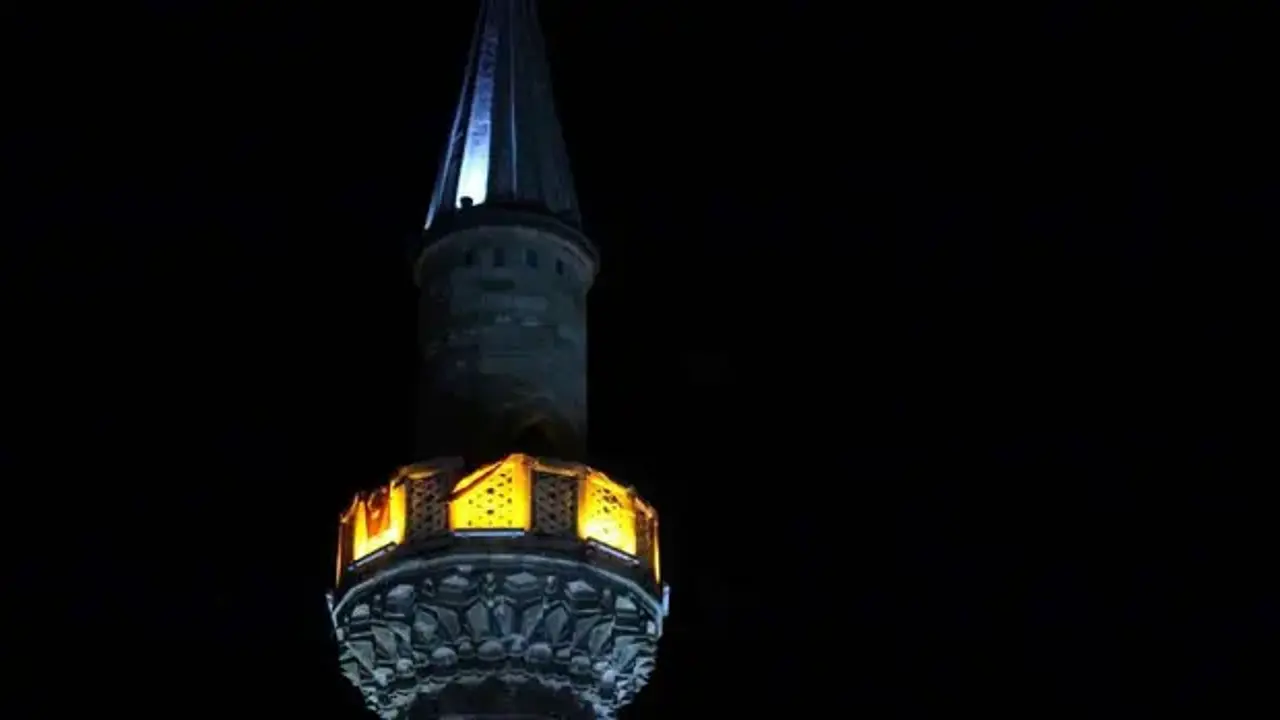 81 ilde minarelerden sela okundu: 90 bin camide aynı anda...