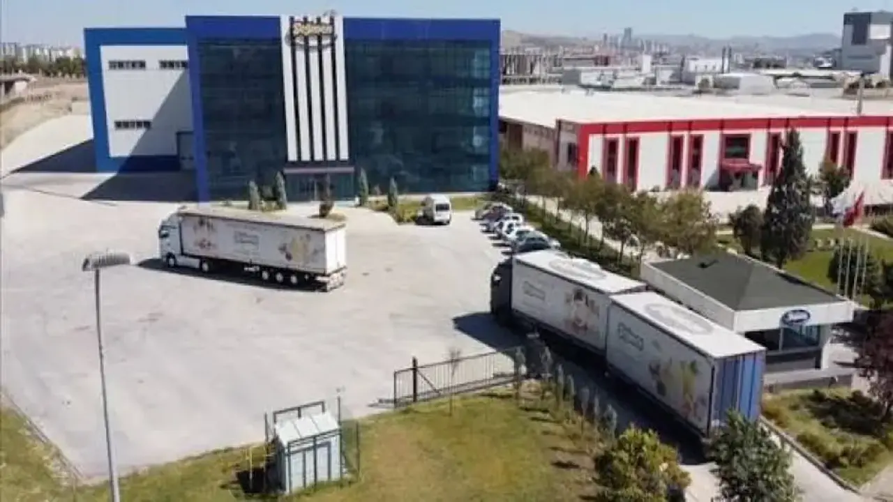 88 yıllık gıda devinde tarihi imza! Rekabet Kurumu onayladı: Yönetim resmen el değiştirdi!