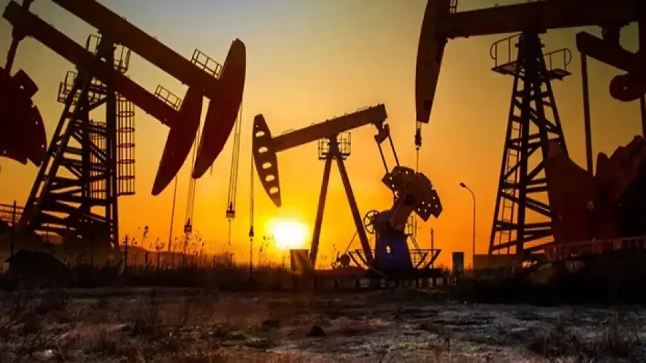 ABD-İran diplomasi beklentisi Brent petrolü 85 doların altına çekti