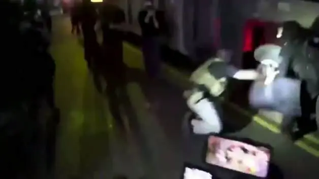 ABD'de göçmen destekçileri ile güvenlik güçleri arasında olaylar çıktı