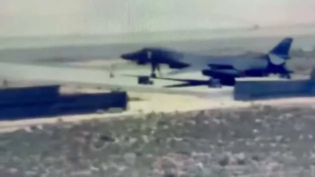 ABD'nin dev bombardıman uçağı düştü! İşte ilk görüntüler