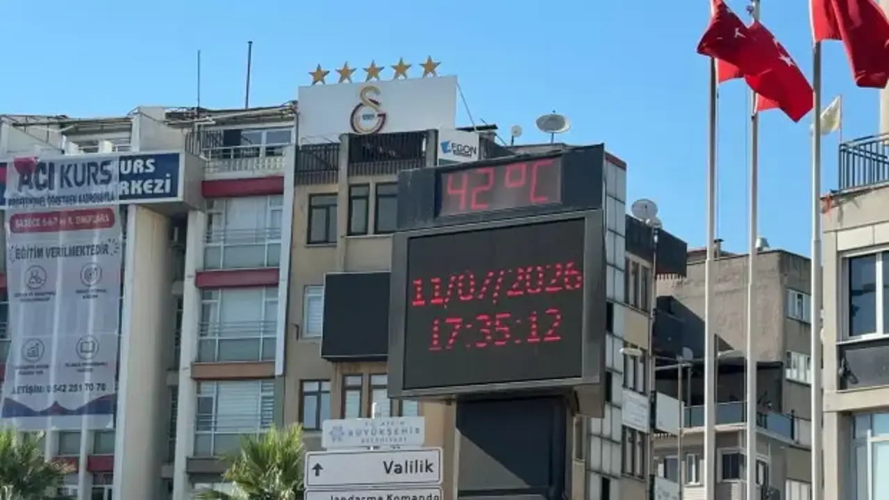 Adeta kavruldu, termometreler şehir merkezinde 42 dereceyi gösterdi!