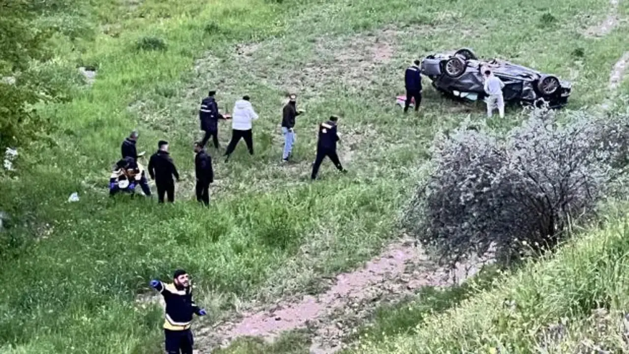 Adıyaman’da otomobil tarlaya uçtu: 4 yaralı