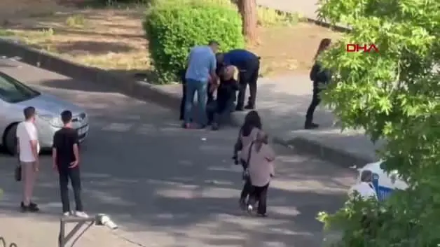 Adliye önünde polise saldıran 4 şüpheli gözaltına alındı