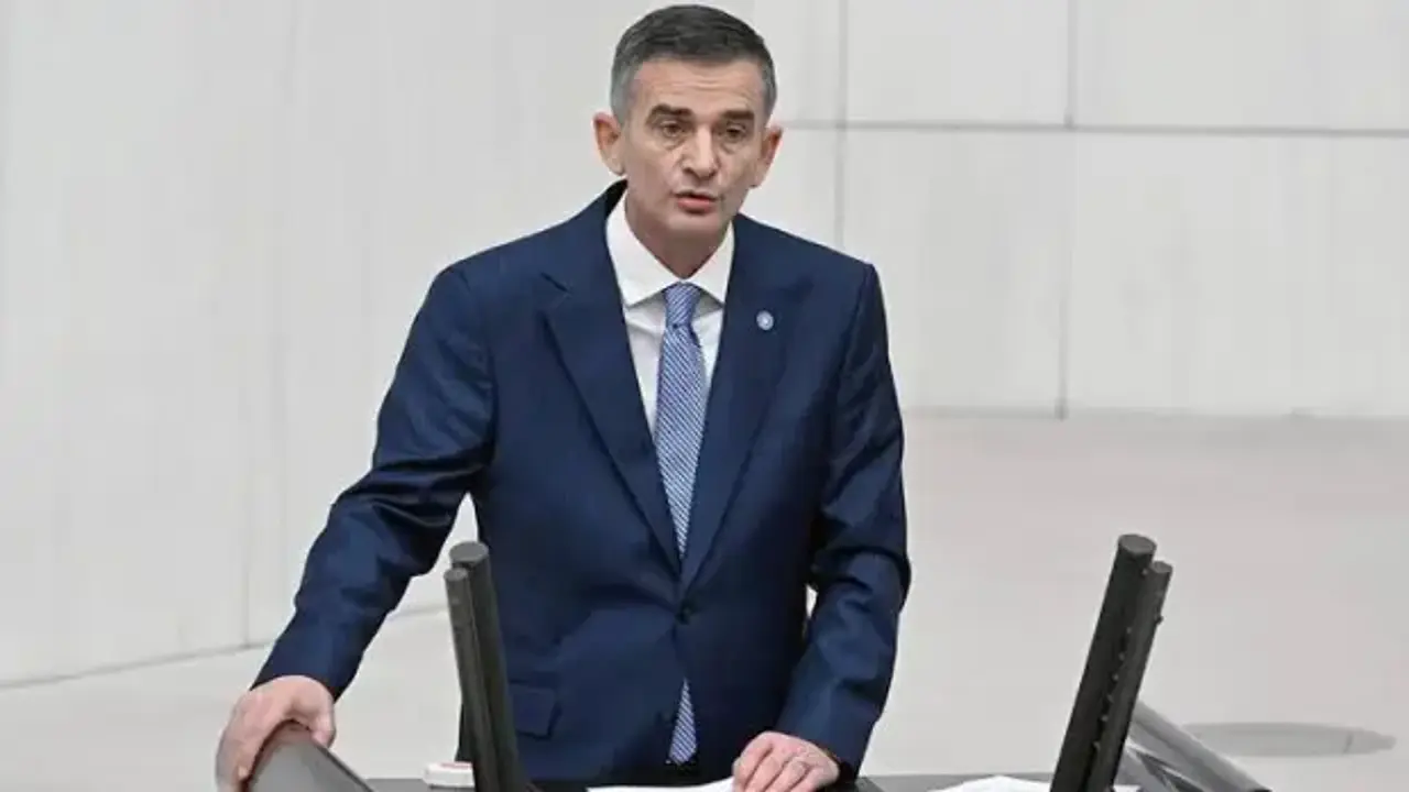 AK Parti geçeceği iddia edilen Ümit Dikbayır'dan açıklama!