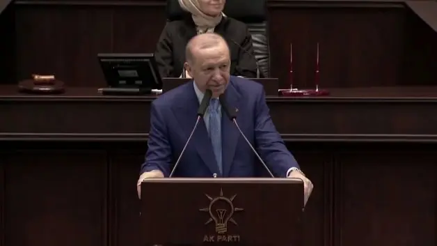 AK Parti Grup Toplantısı'nda sıcak anlar! Bir çocuğun 