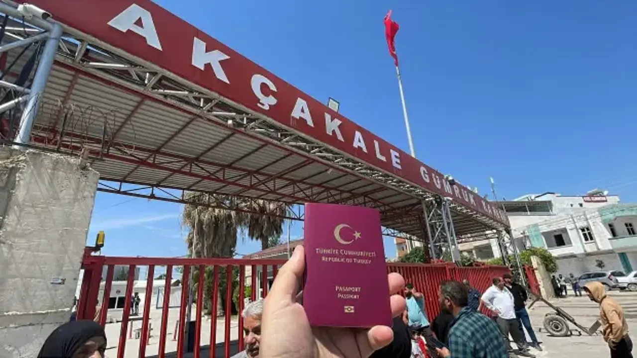 Akçakale Gümrük Kapısı’ndan 12 yıl sonra pasaportlu geçiş başladı