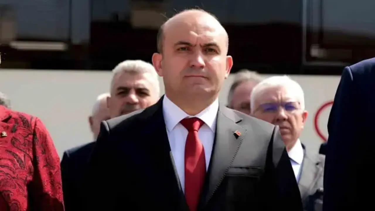 Albayrak'tan Eskişehir için iddialı hedef: Büyükşehir dahil 10 belediyeyi alacağız