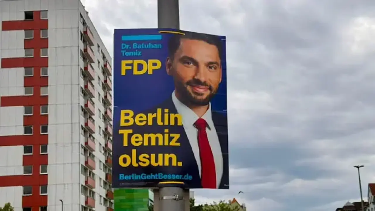 Almanya'da Türkçe afiş krizi