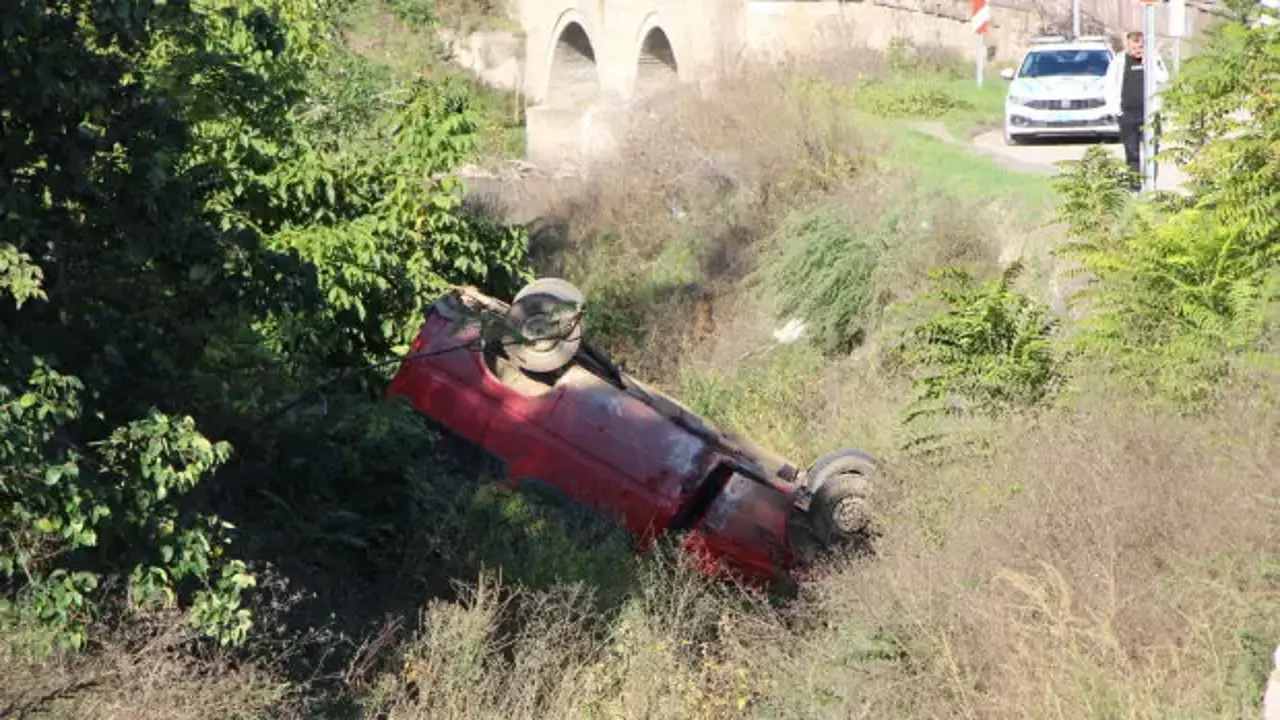 Amasya'da minibüs takla atarak dereye uçtu: 9 yaralı