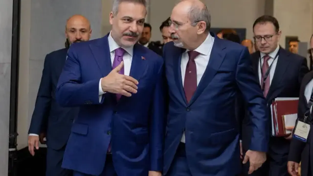 Ankara-Amman hattında diplomasi trafiği! Fidan, Ürdünlü mevkidaşıyla bir araya geldi