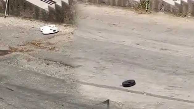 Ankara’da araçların bile çıkmakta zorlandığı yokuşta bu kez robot süpürgeler test edildi