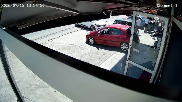 Ankara'da EGO otobüsünün iş yerine çarpma anına ait görüntüler ortaya çıktı