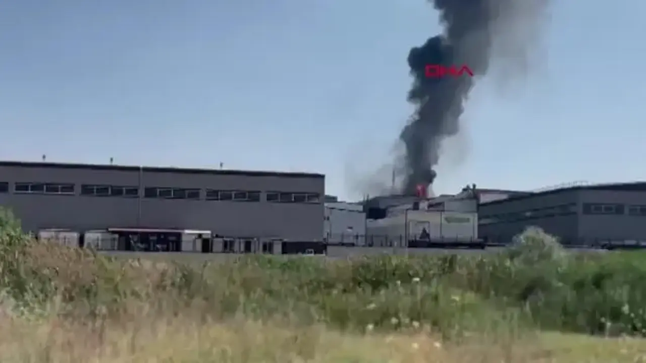 Ankara'da fabrika yangını kontrol altında