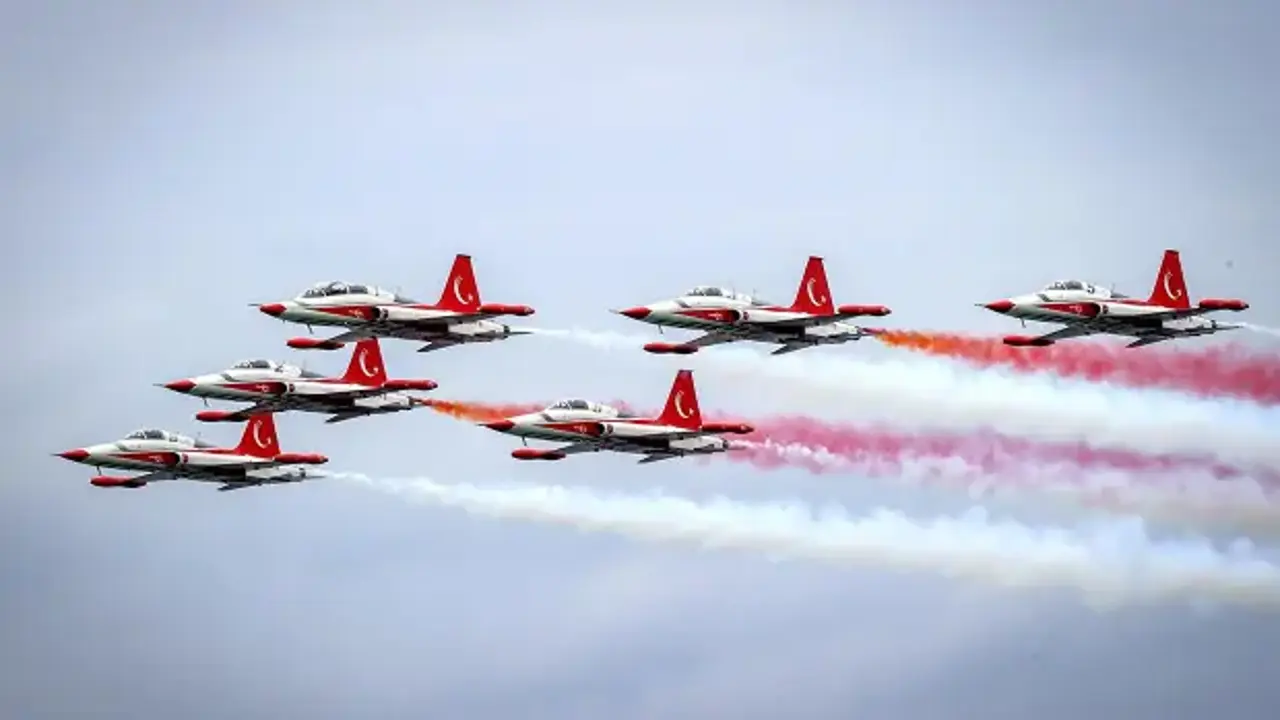 Ankara'da gökyüzünde hareketlilik! Valilikten uyarı geldi