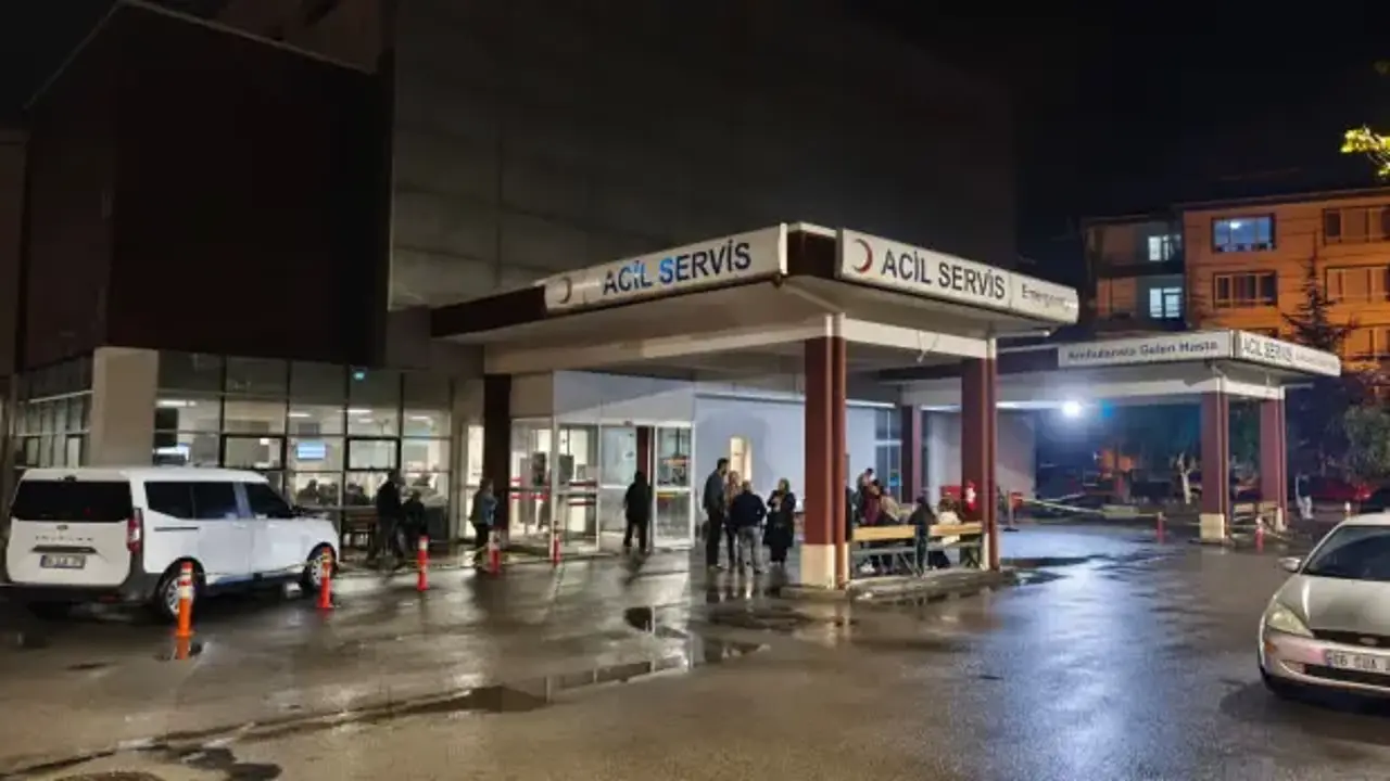 Ankara'da otomobil TIR'a arkadan çarptı: 1 ölü, 1 yaralı