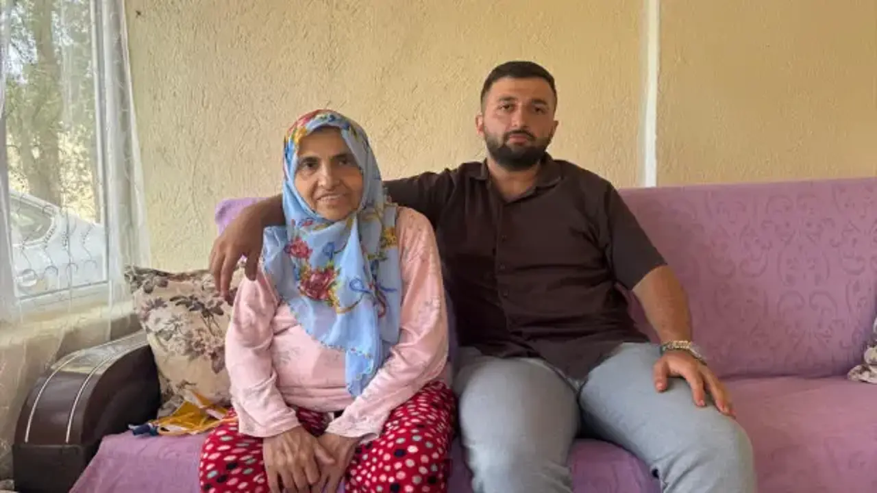 Annesini hayata bağlayan evlat: Bak anne ben hayırlı evlat çıktım