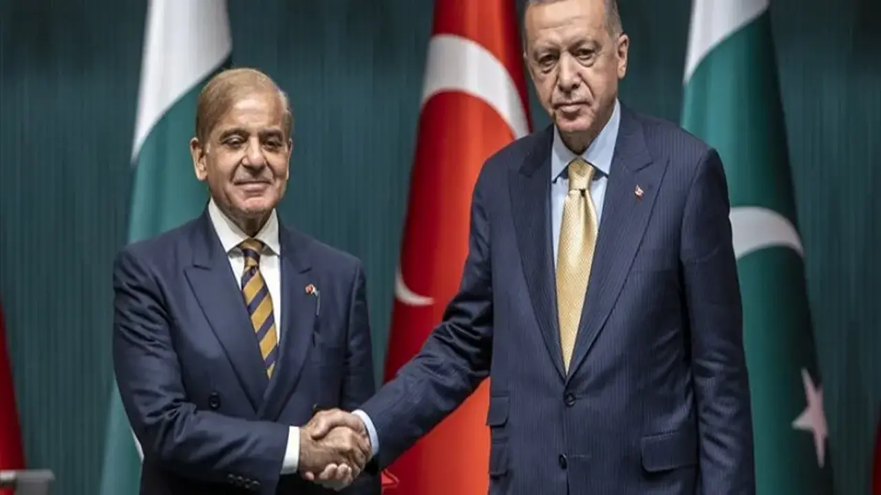 Arabuluculuk hamlesinden sonra ilk kez: Türkiye ve Pakistan dev zirvede buluşacak