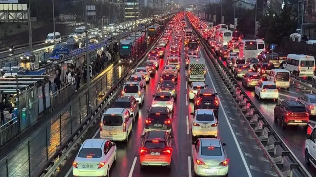 Araç sahipleri dikkat: Tarih öne çekildi: Uymayan trafiğe çıkamayacak
