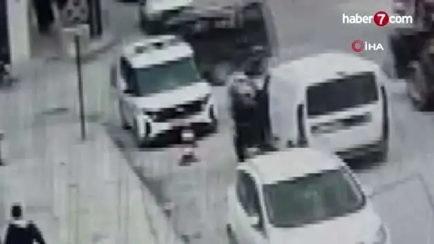 Aracından inip polise koştu, hayatını Heimlich manevrası kurtardı