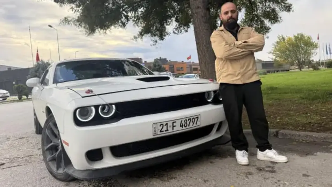Asgari ücretli inşaat işçisinin lüks aracı gündem oldu! Şehirde herkes onu konuşuyor