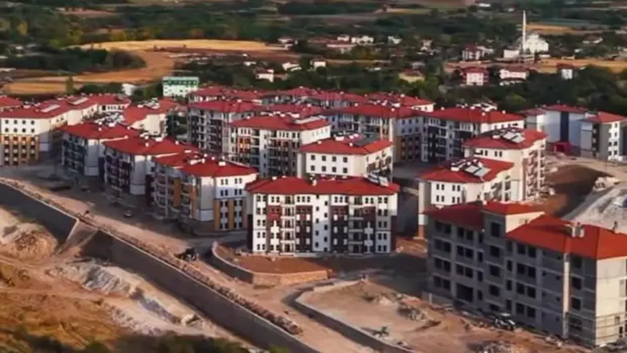 Asrın inşasında Elazığ'da 14 bin 894 bağımsız bölüm inşa edildi