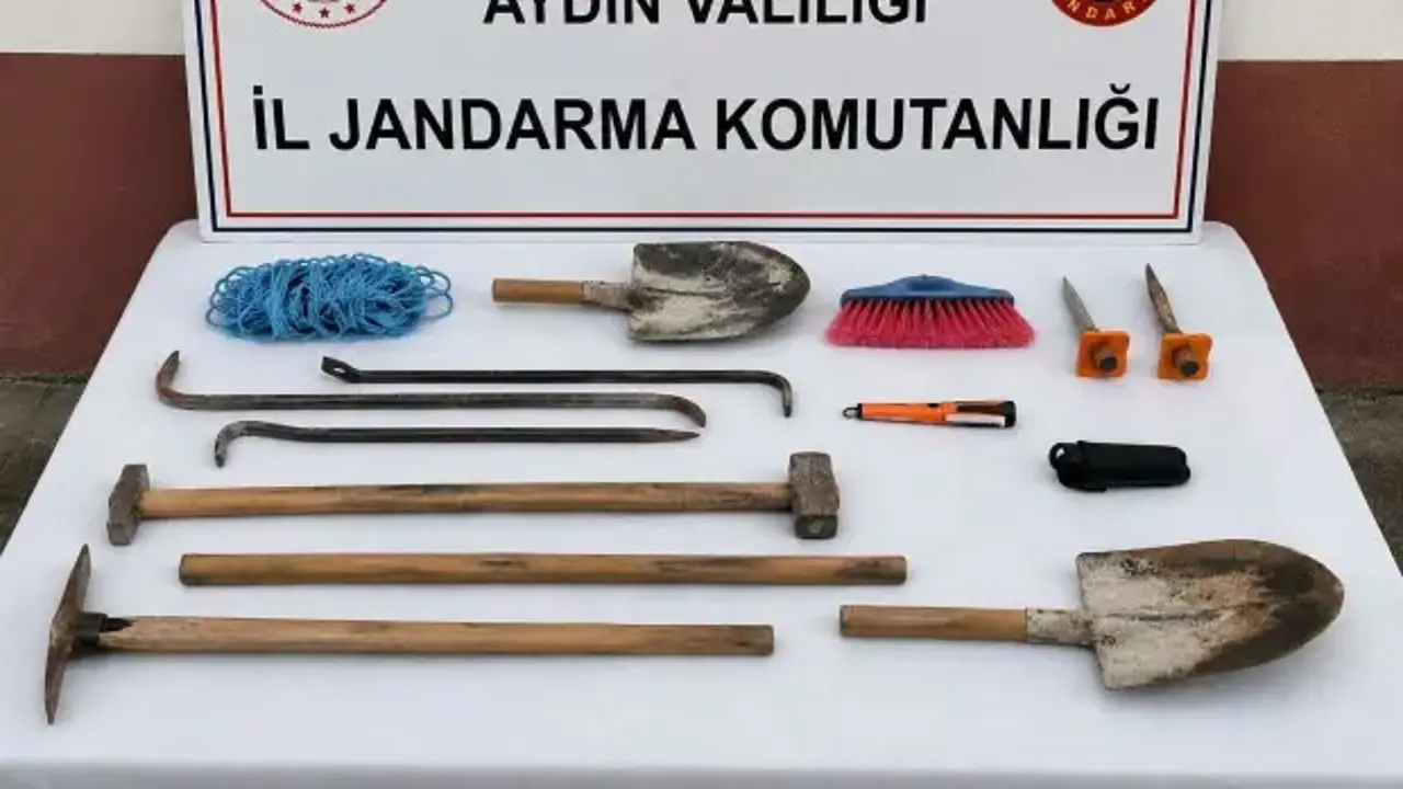 Aydın'da kaçak tarihi eser kazısına suçüstü; 3 gözaltı