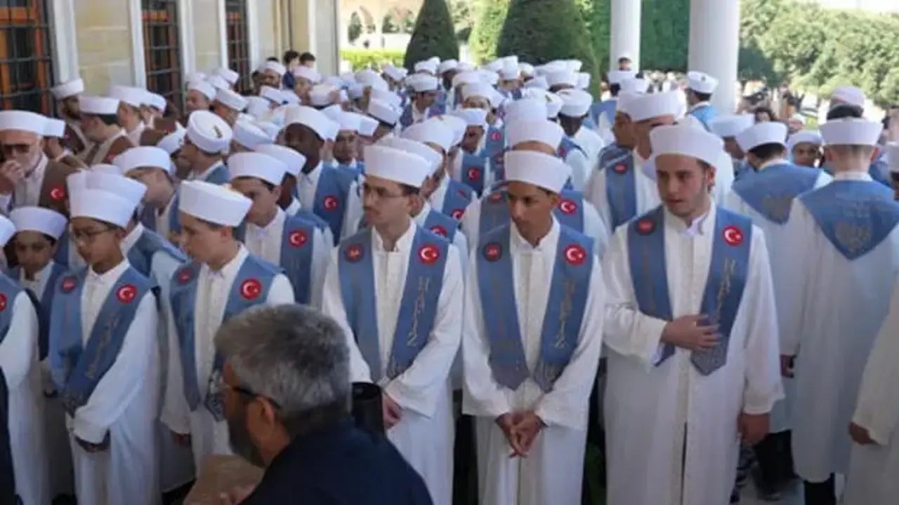Aynı gün iki sevinç! Dev külliye açıldı! 232 hafız icazet aldı