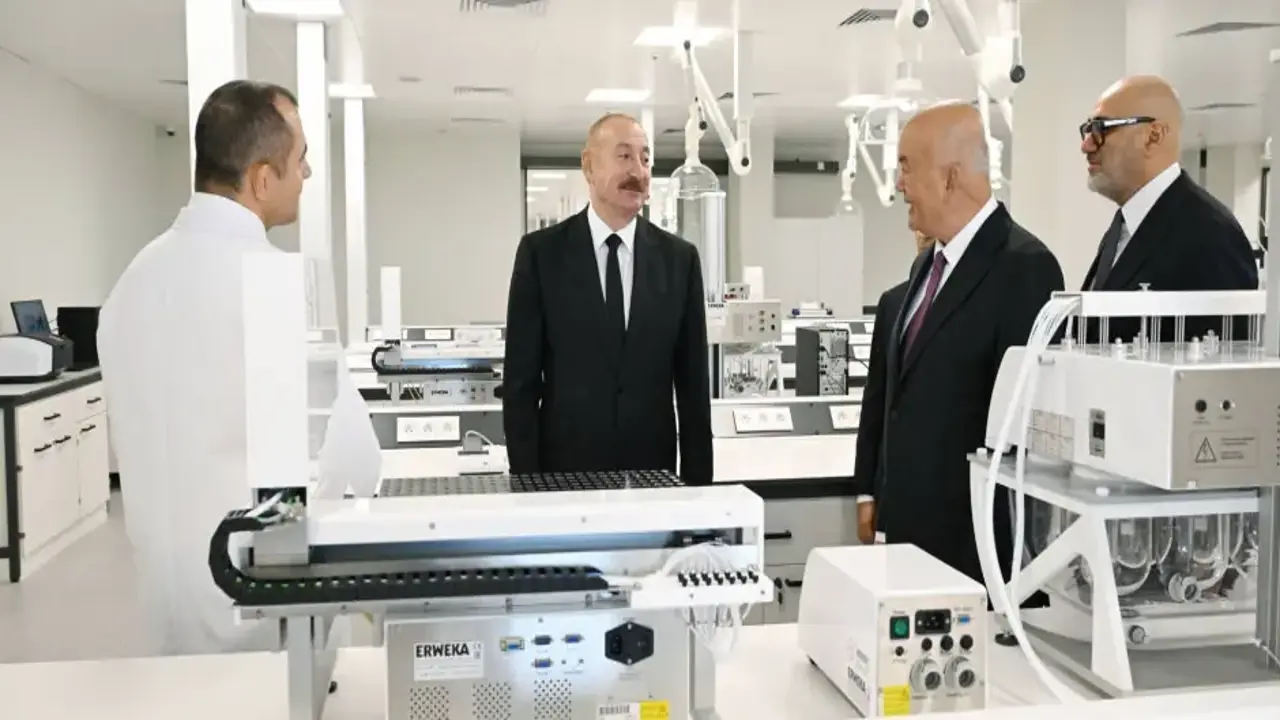 Azerbaycan'ın en büyük ilaç fabrikası kuruldu! Türk şirketi dev projeye imza attı