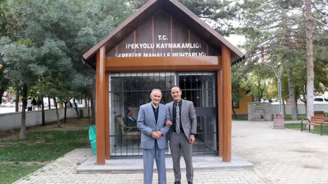 Babadan oğula geçen 42 yıllık muhtarlık mirası Van'da ikinci kuşakta sürüyor