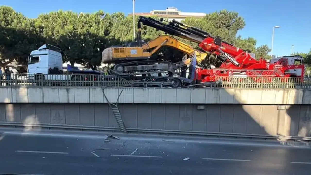 Bahçelievler'de yürekleri ağza getiren kaza: Yol kapatıldı!