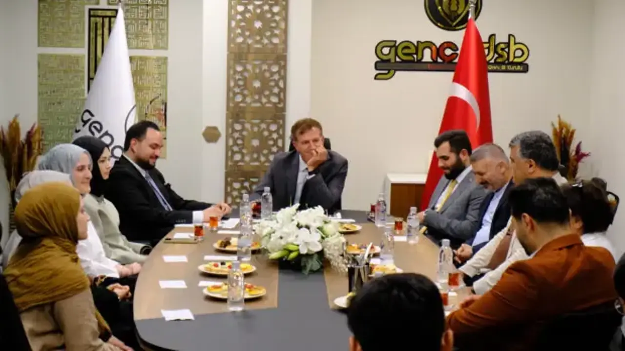 Bakan Arıklı ve İDSB Gençlik Kurulu’ndan Kıbrıs davasında kararlılık vurgusu