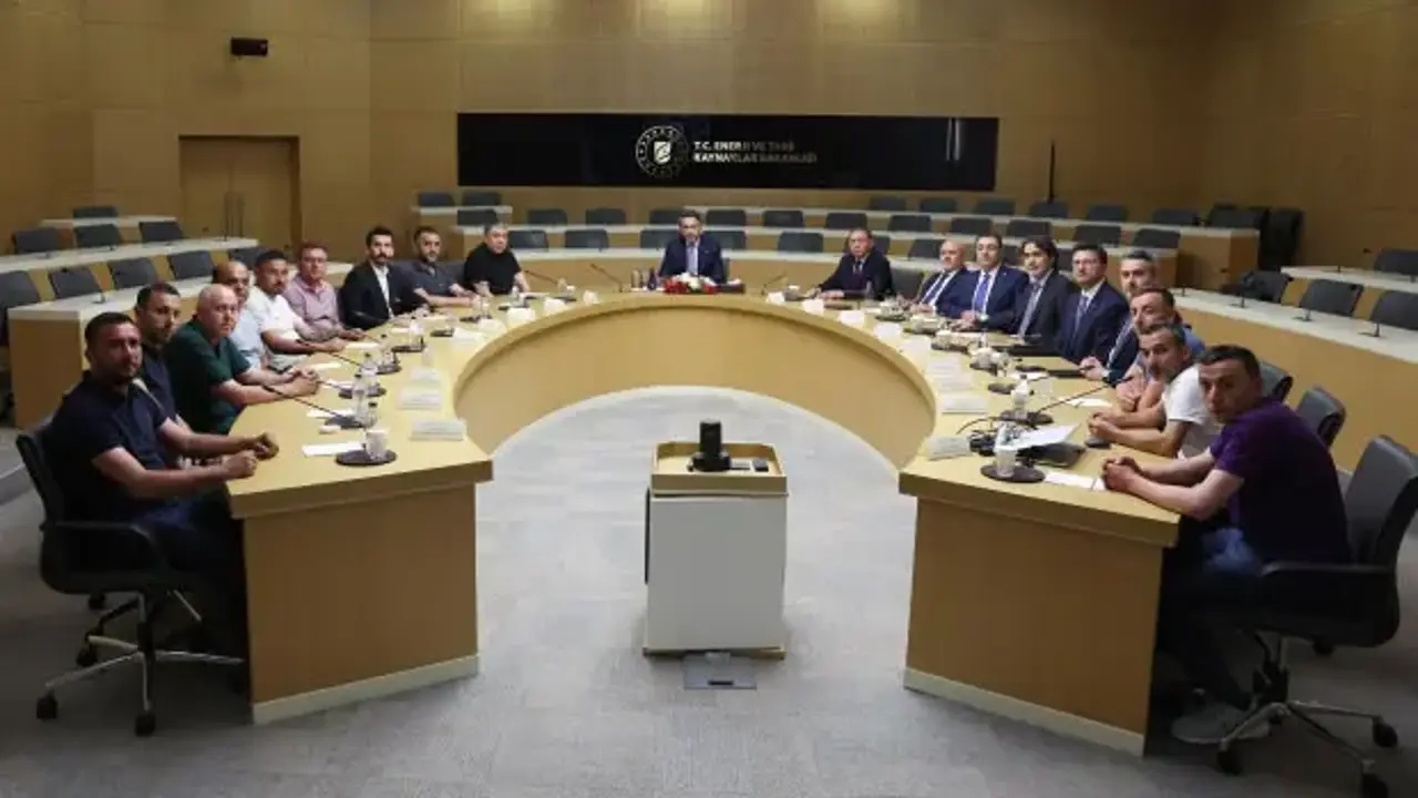 Bakan Bayraktar, Doruk Madencilik işçileriyle görüştü
