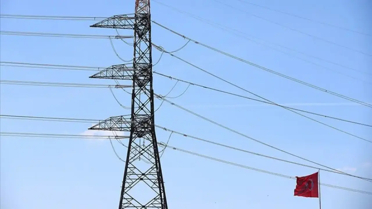Bakan Bayraktar duyurdu! Türkiye’nin elektrik gücü 125 bin megavatı aşarak rekor kırdı