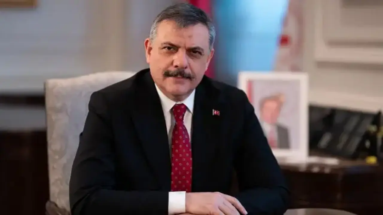 Bakan Çiftçi hayatındaki en büyük pişmanlığını anlattı