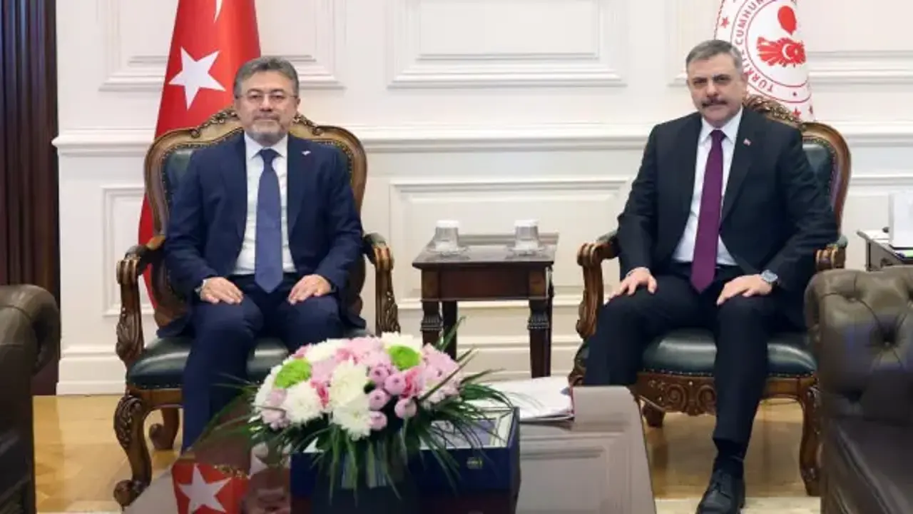Bakan Çiftçi ve Bakan Yumaklı'dan sokak hayvanlarıyla ilgili ortak toplantı